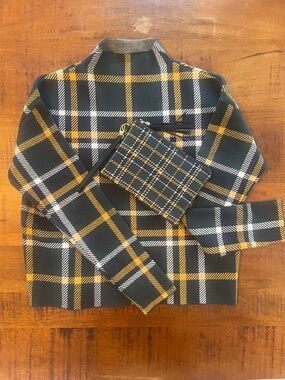 Tahari Black and Mustard Plaid Knit Sweater with Matching Wristlet